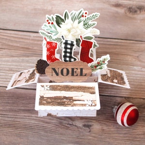 Tarjeta navideña emergente con caja 3D l Noel l Tema de granja al aire libre l Poinsettia Medias de piña Acebo l Se pliega para enviar por correo l Envío gratuito a EE. UU.