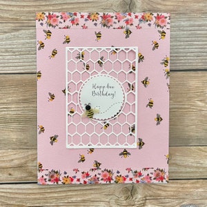 Cartão de aniversário l Aniversário Happ-bee l Cartão de trocadilho com abelha l Floral rosa branco l Tema de abelha l Em branco por dentro l Frete grátis para os EUA