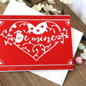 Carte de Saint-Valentin l Be Mine l Rouge blanc l Cœur découpé l Ruban adhésif scintillant l Cœurs scintillants l Unique l Pièce unique en son genre l Livraison gratuite aux États-Unis