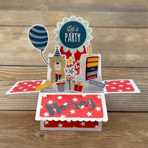 Tarjeta de cumpleaños desplegable en caja 3D | Colores primarios brillantes | Velas de pastel con globos de oso | Se pliega para enviar por correo | Envío gratuito a EE. UU.