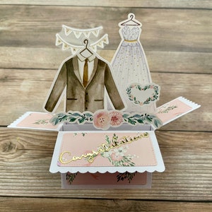 3D Box Pop Up Hochzeitskarte l Rosa Blumen l Schwarzweiße Akzente l Hochzeitskleid l Bräutigam Anzug l Falten flach für Mailing l Kostenloser Versand in die USA