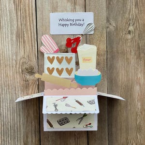 Cartão pop-up 3D de aniversário | Cartão com tema de caixa de panificação | Whisking You a Happy Birthday | Cartão fofo para amantes de panificação | Cartão feito à mão