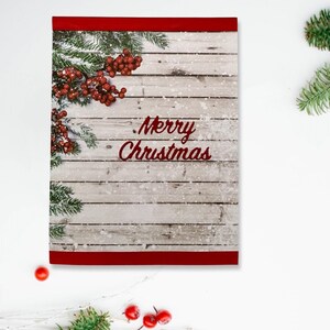 Carte de Noël l Joyeux Noël l Houx scintillant l Neige de sapin l Style campagnard l Ruban de satin rouge l Intérieur vierge l Livraison gratuite aux États-Unis