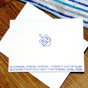 Carte Hanoukka l Dreidel l Bleu et blanc l Intérieur vierge l Unique l Livraison gratuite