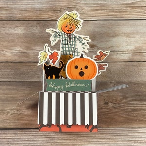 3D Box Pop Up Halloween Karte l Happy Halloween l Vogelscheuche Katze Blätter Kürbis l Schwarz Orange Weiß l Streifen l Falte flach l Kostenloser US Versand