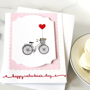 Carte Saint-Valentin l Rose rouge blanc l Vélo avec fleurs l Ballon coeur l Unique l Pièce unique l Livraison gratuite aux États-Unis
