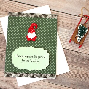 Carte de Noël l Thème No Place By Gnome l Vert noir l Plaid à pois l Intérieur vierge l Livraison gratuite aux États-Unis