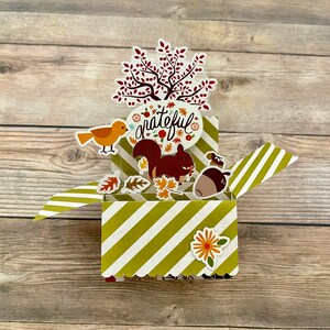 Biglietto di auguri pop-up 3D con scatola, tema bosco, albero con scoiattolo e uccello, foglie di zucca, pieghevole per la spedizione, spedizione gratuita negli Stati Uniti.
