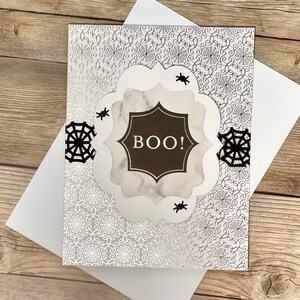 Cartão de Halloween l Prata e Preto l Tema Aranha l Brilhante e Assustador l Boo l Sofisticado e Elegante l Em Branco por Dentro l Frete Grátis para os EUA