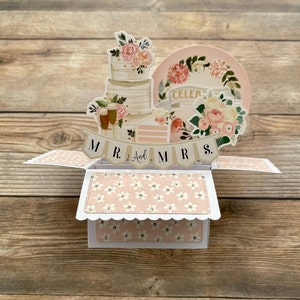 Biglietto di nozze pop-up 3D con scatola l Rosa, Bianco e Verde l Banner Mr Mrs Cake Champagne Flowers l Si ripiega per la spedizione l Spedizione gratuita negli Stati Uniti
