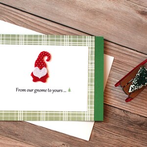 Carte de Noël l De notre gnome au vôtre l Plaid arbre l Vert blanc rouge l Rustique l Campagne l Intérieur vierge l Livraison gratuite aux États-Unis
