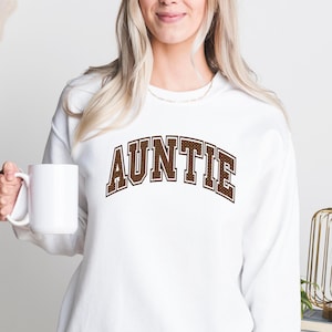 Sudadera personalizada con estampado chic de tía con letras universitarias l Cuello redondo unisex acogedor l Regalo para tías l Regalo personalizado para tía l Tía personalizada