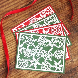 Lot de 4 l Cartes de Noël l Rouge vert l Flocons de neige l Intérieur vierge l Découpé à la main l