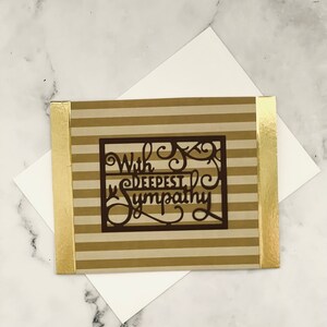 Carte de sympathie, condoléances, beige brun doré et noir, fond rayé, message de nos sincères condoléances, intérieur vierge, livraison gratuite aux États-Unis