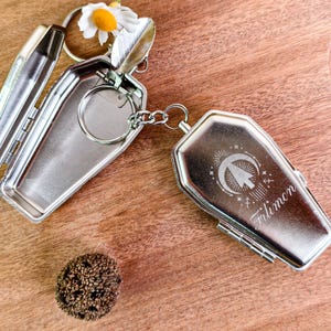 Cenicero de bolsillo personalizado de plata pulida - Cenicero portátil de metal para hombre con grabado personalizado - Signo del zodiaco personalizado, cenicero grabado