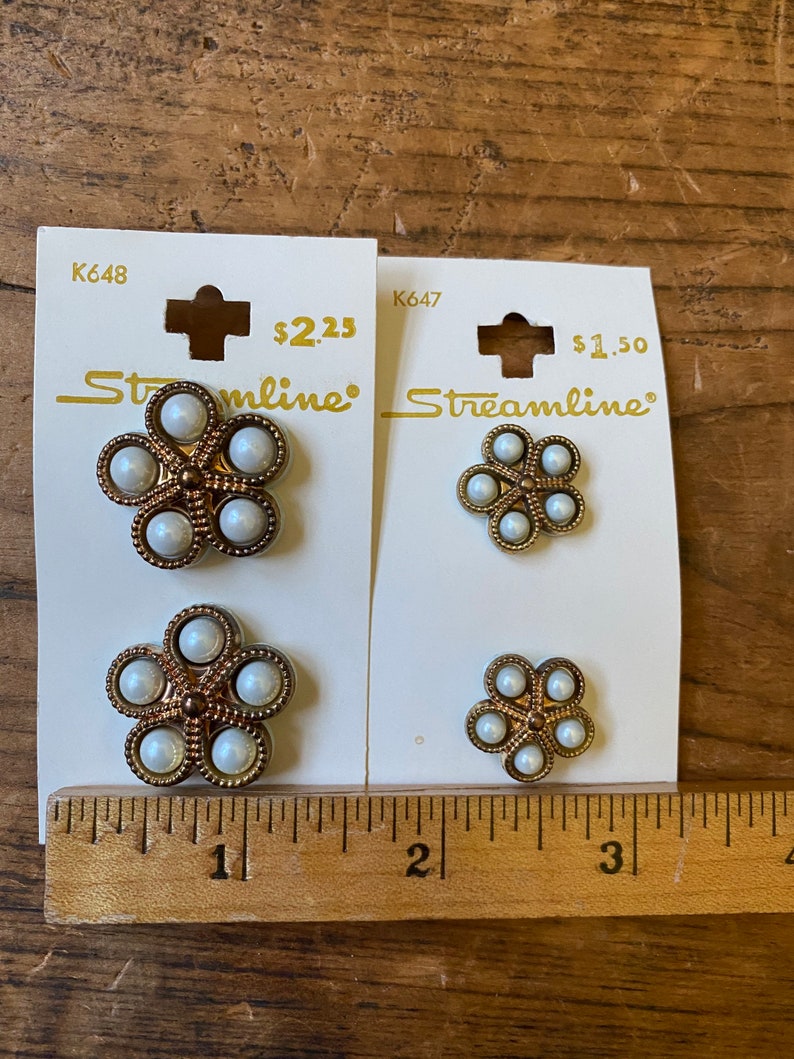 Stream Line Gold Buttons Vintage Streamline Gold and Pearl Flower Shaped Buttons - Etsy