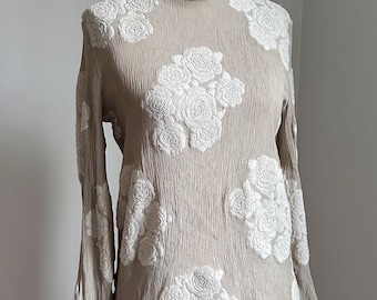 Vintage Giorgio Armani Le Collezioni Silk Crepe Blouse - Embroidered Flowers, Long Sleeve Unique 1990’s Shirt Tan Ivory Designer