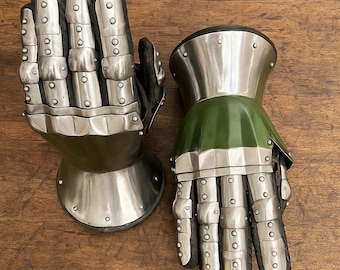 Hourglass Gauntlets – 16G Steel Knight Armor Gloves for LARP & Cosplay Easter Day Gift