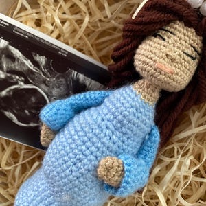 Lalka Amigurumi Kobieta w Ciąży – Ręcznie Robiony Na Szydełku Prezent Dla Przyszłych Mam | Maternity Keepsa