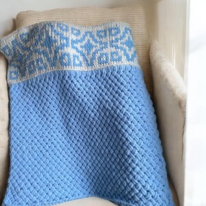 Handmade Blue and White Baby Blanket – Soft 100x100cm Crochet Blanket for Newborn, Baby Shower Gift, Nursery Bedding