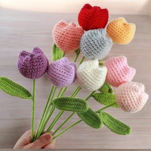 Handmade Crochet Tulip Flower – Knitted Faux Bloom for Home Decor, Table Arrangement, Party Decoration, Gift Idea (1 piece)