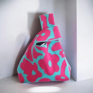 Lindo bolso de mano con flores de crochet hecho a mano / Bolso de mano con diseño de animales de gran capacidad para estudiantes y regalo para ella