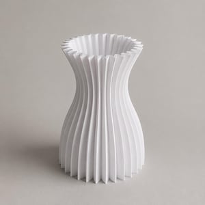 Wasserdichte Lamellen-Vase – geriffelte 3D-gedruckte Designvase aus PETG, 17 cm, moderne Wohndeko, Weiß