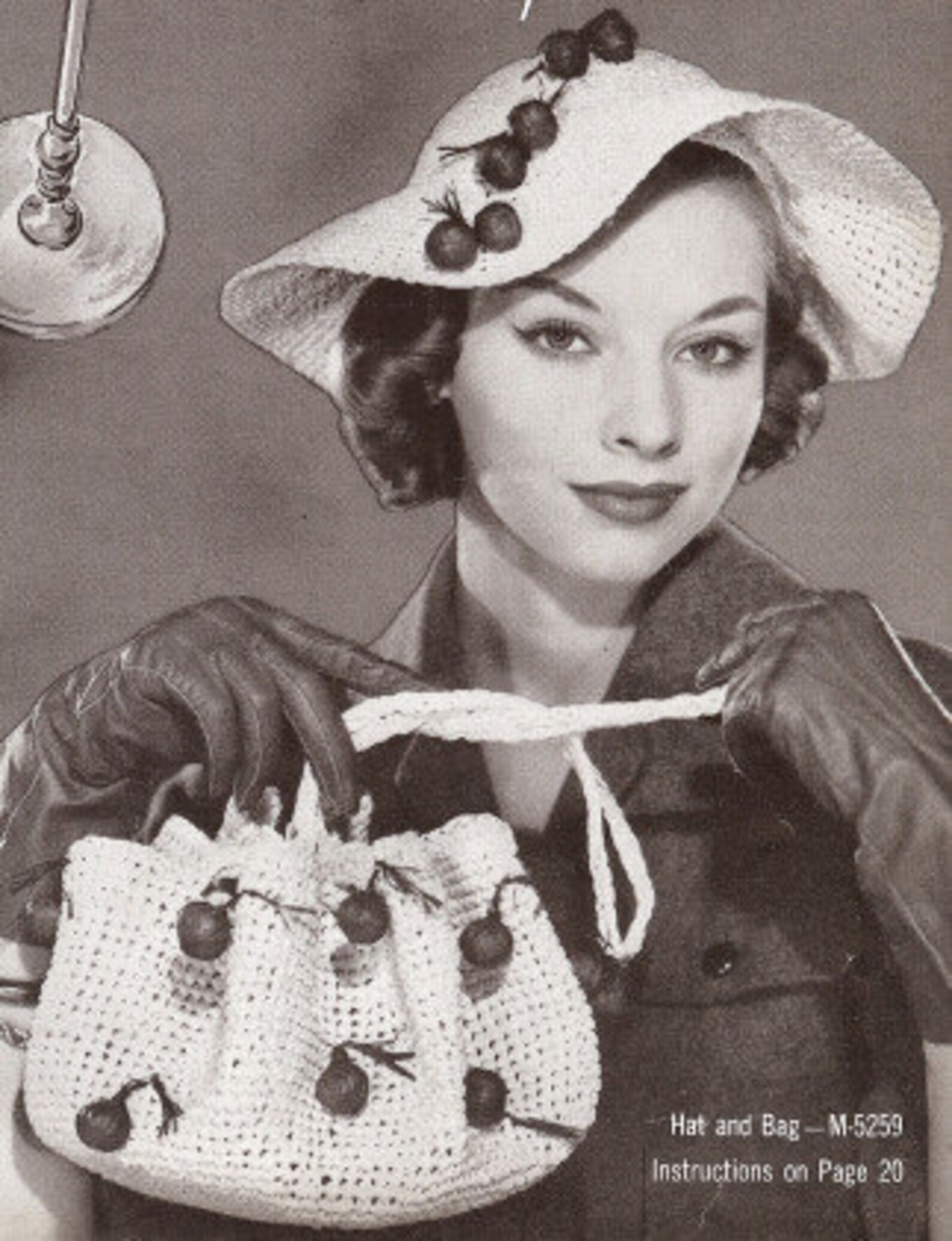 Дамы с сумочкой 1950. Hat and Bag. Hats bags