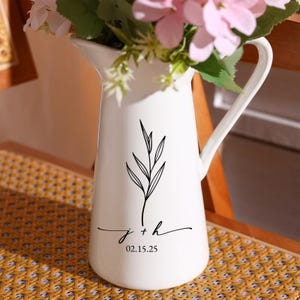 Personalized Wedding Flower Vase,Custom Engagement Gift,Engagement Ceramic Flower Vase, Wedding Gifts,Gifts for Newlyweds,Bridal Shower Gift