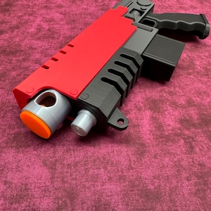 Absolver Bolt Pistol Cosplay Prop – Sci-Fi Hand Cannon Replica – 3D Printed Display Piece - Bolter
