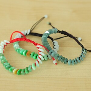 Zierliches grünes Jade Bead Armband, handgemachtes, eisiges grünes Jade Donut Armband