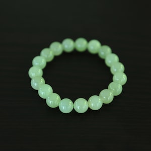 Jadeite Green Jade Bead Bracelet , Light Green Icy Nephrite Jade Beaded Bracelet Grade A Jade 5 1/2&quot; - 6 1/4&quot;
