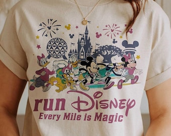 Micky & Friends Jede Meile ist Magie Rundisney Shirt, Disneyland Runner 5K 10K HalbMarathon Tshirt, Disney World Marathon Wochenende 2025