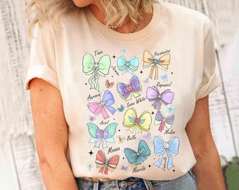 Vintage Coquette Bögen Aquarell Disney Prinzessinnen Shirt, Disney Aurora Ariel Belle Aschenputtel Tiana Tshirt, Disneyland Familienurlaub 2025