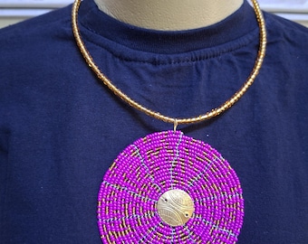 Collar africano de cuentas, joyería tribal masái, pieza llamativa de estilo bohemio.
