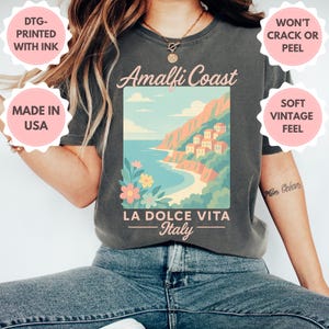 Amalfi Coast Shirt, La Dolce Vita, Italian Summer, Italy Vacation, Comfort Colors Shirts Summer, Italia, Womens Graphic Tshirts, Travel Tees Bild 4