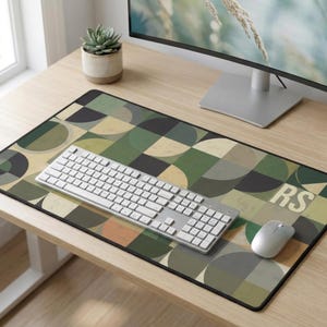 Gepersonaliseerde geometrische bureaumat, aangepaste naam of initialen, moderne muismat uit het midden van de eeuw, groen abstract kantoordecor