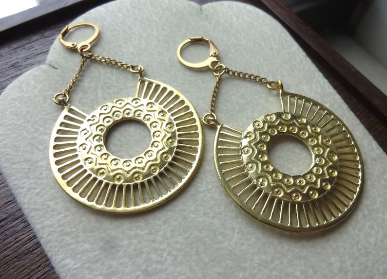 Round Motif Half Circle Chain Earrings