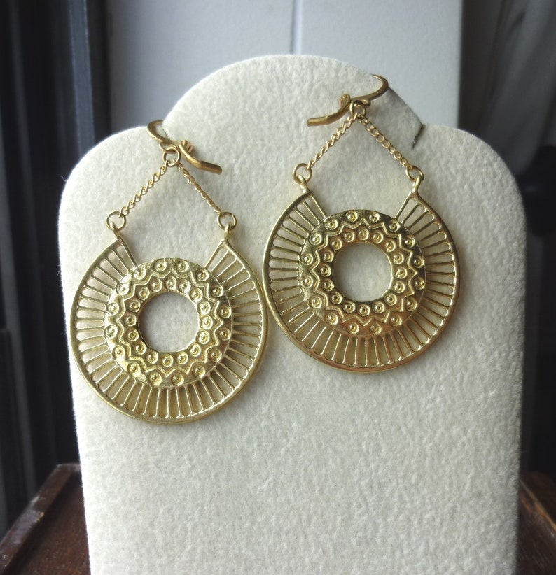 Round Motif Half Circle Chain Earrings