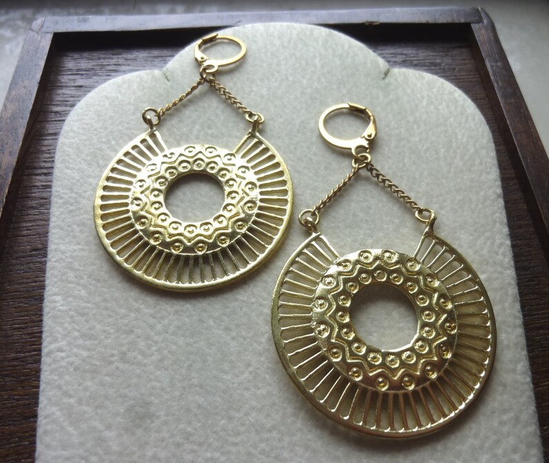 Round Motif Half Circle Chain Earrings