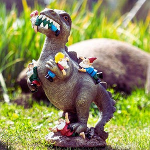 Dinosaur Eating Gnomes Garden Statue Funny Outdoor Yard Decor Unique Resin Dinosaur Figurine Whimsical Lawn Ornament Gnome Eater Gift