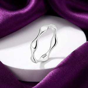 Sterlingzilveren ring met golvende organische golf, vloeiende sculpturale ring, damessieraden