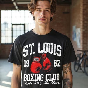 St. Louis Boxing Club T-Shirt – Vintage 1982 Gym Tee, Retro Boxing Gloves Graphic, 80s 90s Fight Shirt, Unisex Athletic Training Tee