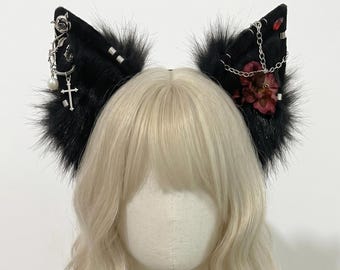 Handmade Gothic Red Rose Cat Ears Headband, Elegant Dark Feline Cosplay Ears, Noir Kitten Kemonomimi Headpiece with Crimson Floral Accent