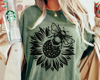 Sunflower Honeybee Shirt, Flower Shirt, Floral Tee Shirt, Garden Shirt, Sunshine Tee, Womens Fall Shirt, Sunflower Tshirt, Sunflower Shirts