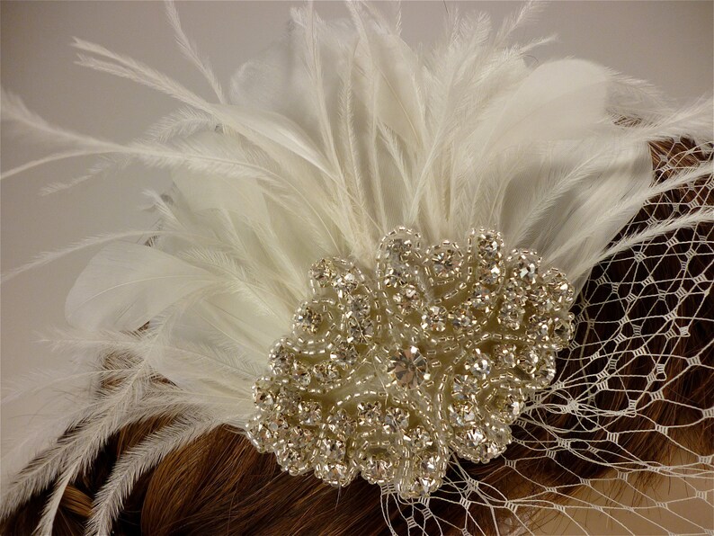 Bridal Feather Fascinator 1920s Wedding Feather Headpiece Bridal Feather Fascinator Feather Bridal Hairpiece Ivory White Veil