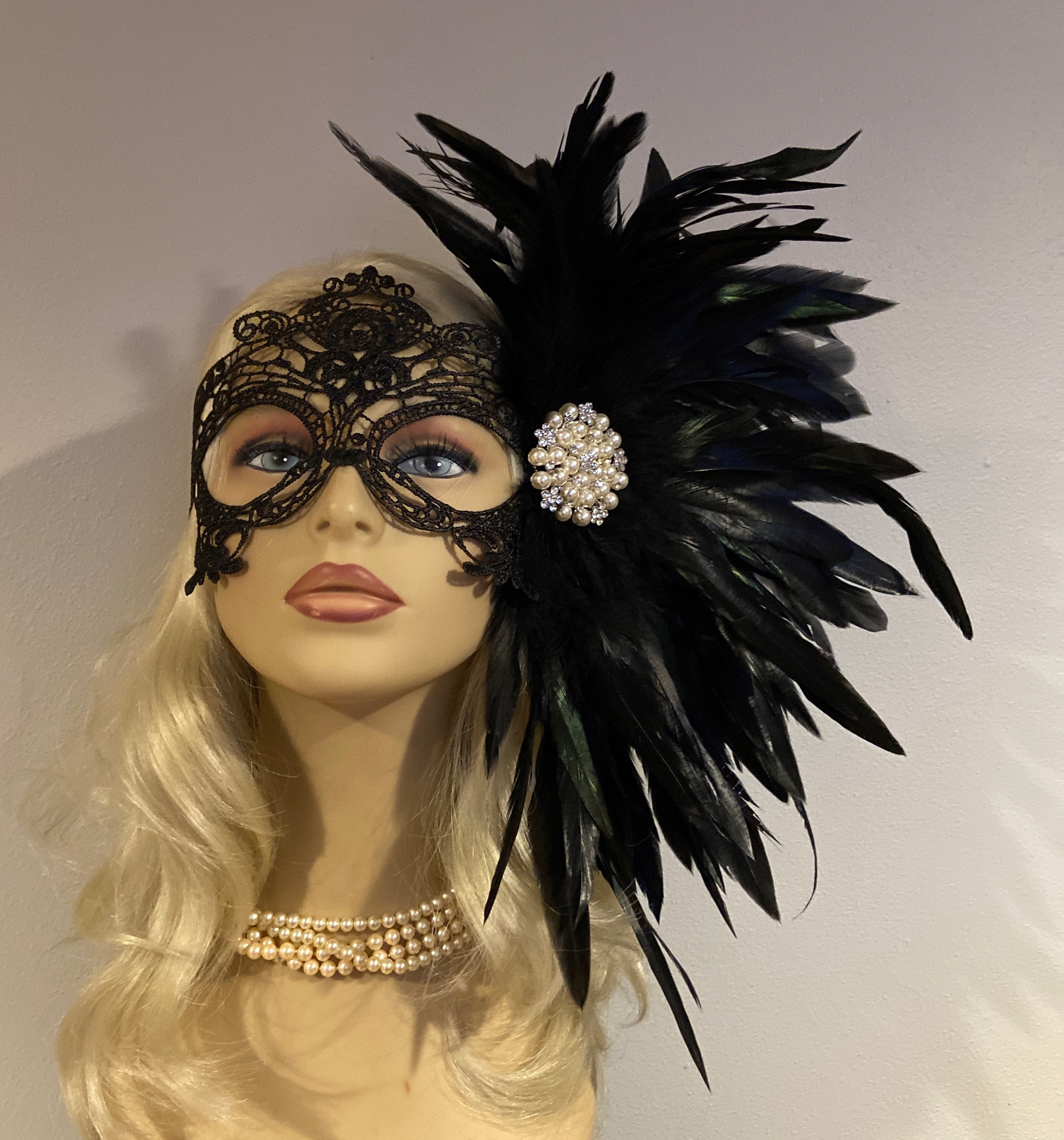 Glamorous Black Lace Masquerade Mask With Feathers and Pearl