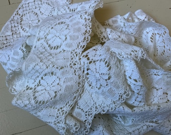 Vintage winter  white  embroidered trim  /heavy crochet lace 3.25”wide