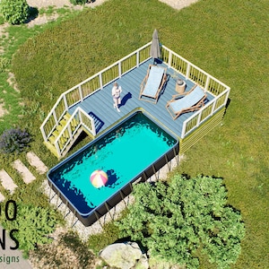 Puede incluir: Una piscina rectangular sobre el suelo con agua azul brillante y una pelota de playa multicolor, junto a una terraza de madera elevada con dos tumbonas, una mesa pequeña, una sombrilla gris y escaleras, con el texto Bamboo Designs.