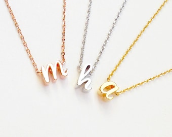 Collar con inicial, collar con inicial cursiva, collar con letra en oro rosa, plata y oro, regalo personalizado para dama de honor, regalo de boda.